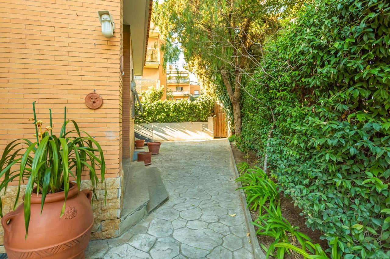 Apartamento St Peter's Spacious 4 Bdr With Private Parking Roma
